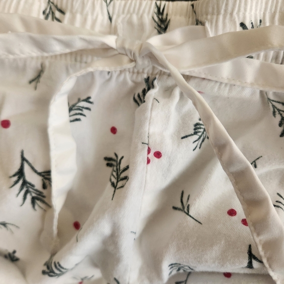 Gilligan & Omalley Cotton Holly and Red Berry Two Piece Pajama Set Size XXL - Picture 14 of 16